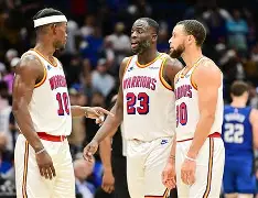 包含掘金NBA战胜萨克拉门托国王约基奇三双表现的词条